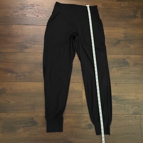 Lululemon Women's Align Joggers Size 6 - Picture 7 of 8